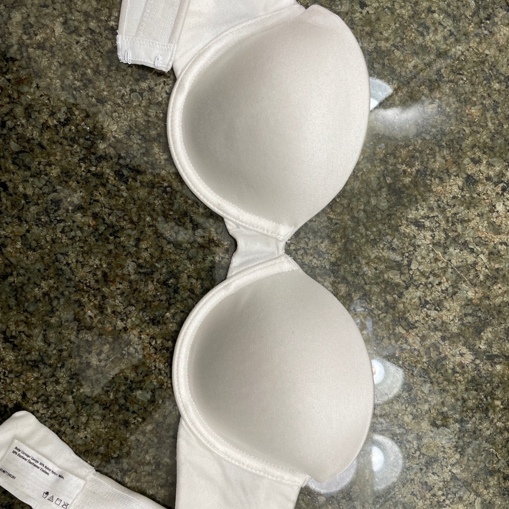White strapless bra
